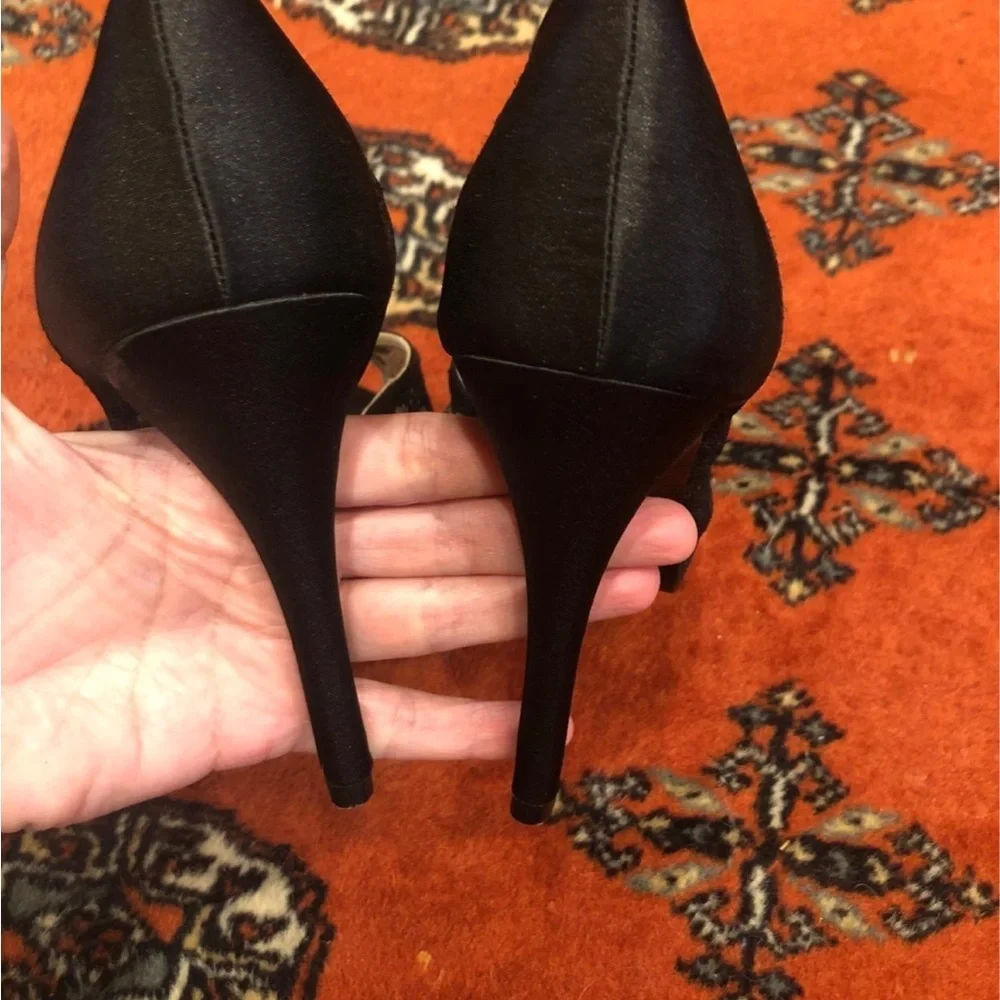 Elegant Black Lace Peep-Toe Heels - Picture 3 of 6
